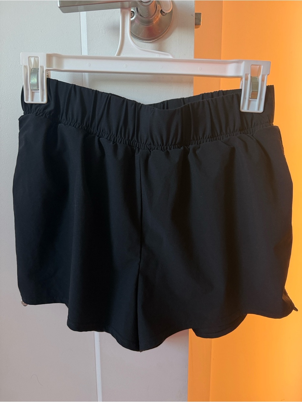 ALO Yoga Cinch It Up Shorts Black XS | Lightweight Running Gym Athleisure Shorts - Picture 3 of 6